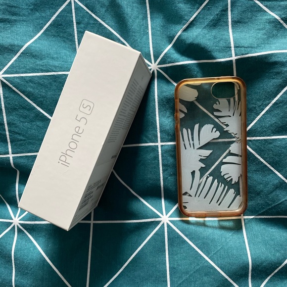 iPhone 5S Case - Picture 2 of 2